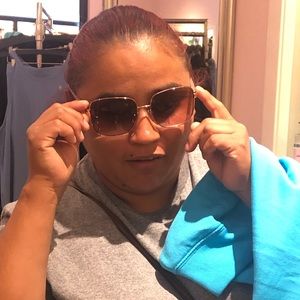 Meet your Posher, Abigail